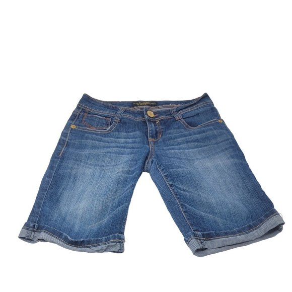Southpole Embroidered Embellished Denim Jean Shorts Junior Size 3 - Picture 3 of 7